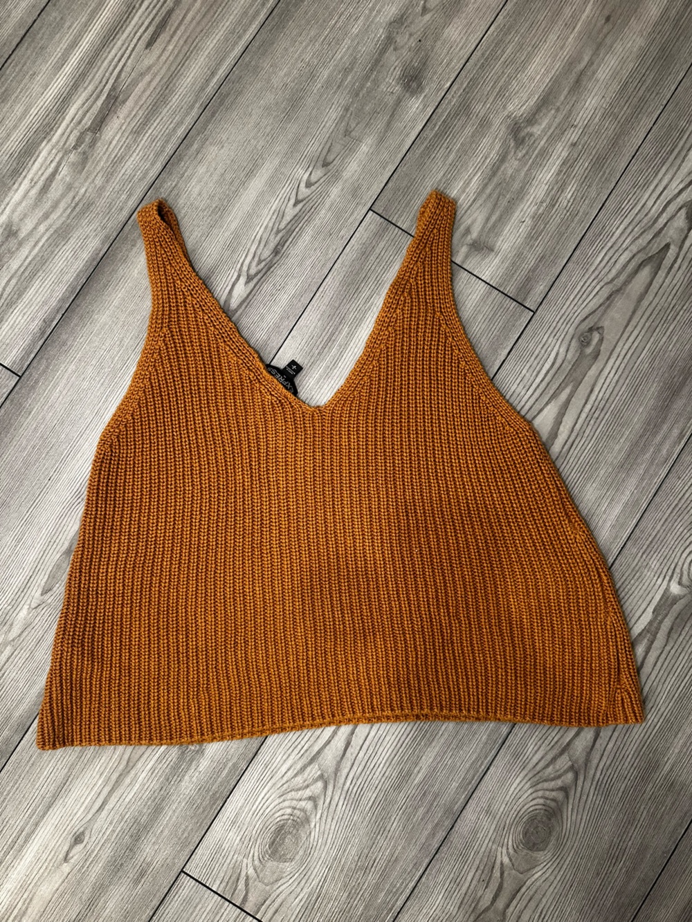 Express Rust Orange Ribbed V-Neck Cropped Tank - Picture 3 of 3